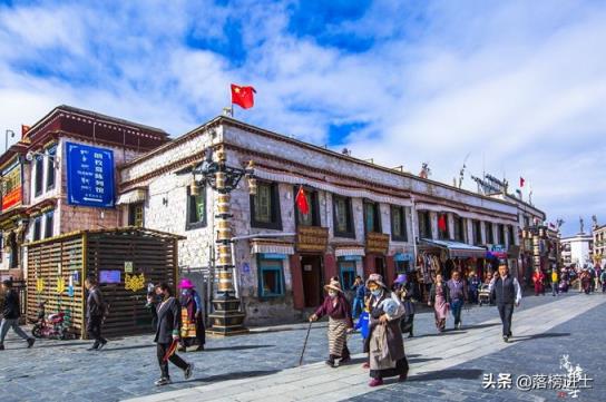 国内旅游去哪里好（这个季节去哪里旅游最好）