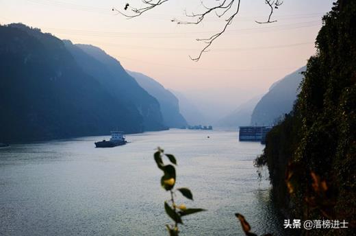 国内旅游去哪里好（这个季节去哪里旅游最好）