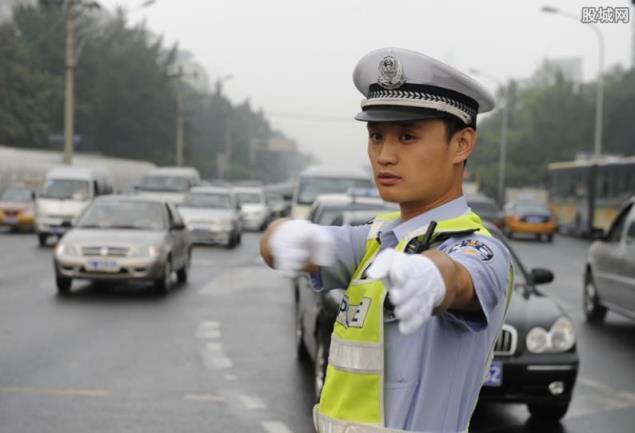 谭乔三任老婆分别是谁,他现在还是警察吗？