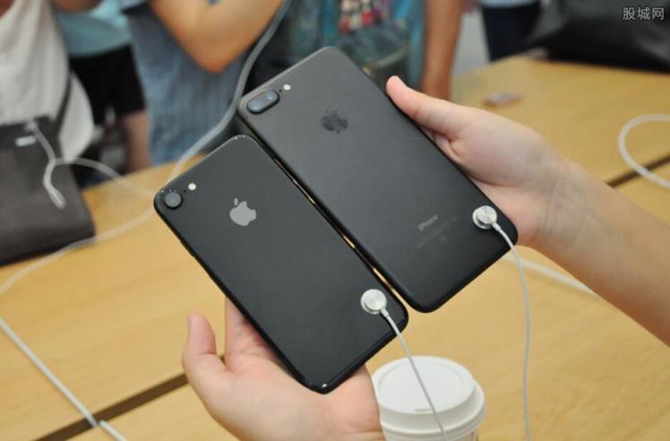 消息称iPhone15全系将采用叹号屏,果粉们期待吗？