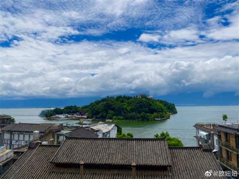 大理苍山洱海变人山人海,遭报复式旅游本地人崩溃：官方回应 为何一半国人去？