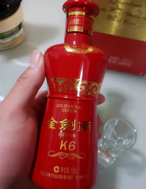 中国名酒排行榜前十名(全国十大白酒排名，全是纯粮佳酿)