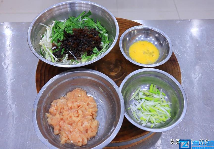 关于鸡胸肉减肥餐食谱大全(鸡胸肉减肥餐怎么做)